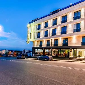 Hotel Heaven Premium Restaurant & Airport Shuttle ***